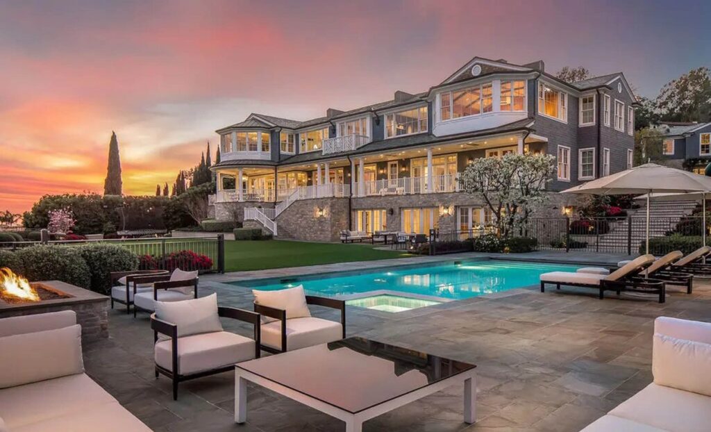 Ben Affleck and Jennifer Lopez are in escrow for this house in Pacific Palisades